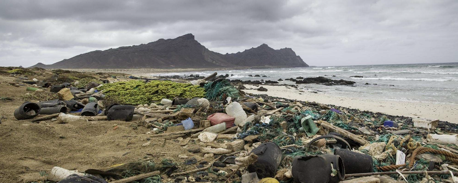 Ein Bild, das draußen, Himmel, Rock, Natur enthält.

Automatisch generierte Beschreibung